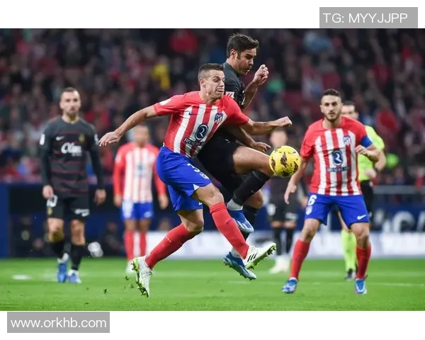 西甲焦点战多特蒙德与巴萨战平神奇扑救成比赛转折点分析