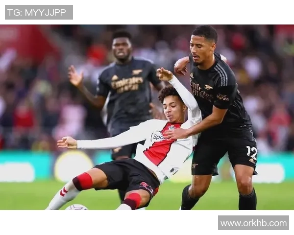 友谊赛波尔图与阿森纳战成平局帽子戏法引发争议判罚热议