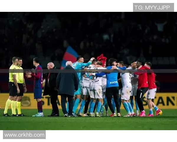 欧联杯精彩对决里昂逆袭那不勒斯引发全场热议与数据分析 欧联杯精彩对决里昂逆袭那不勒斯引发全场热议与数据分析