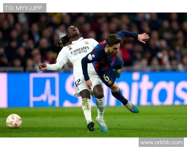 国王杯激战多特蒙德狂胜巴萨乌龙球引发全场欢呼与转会热议